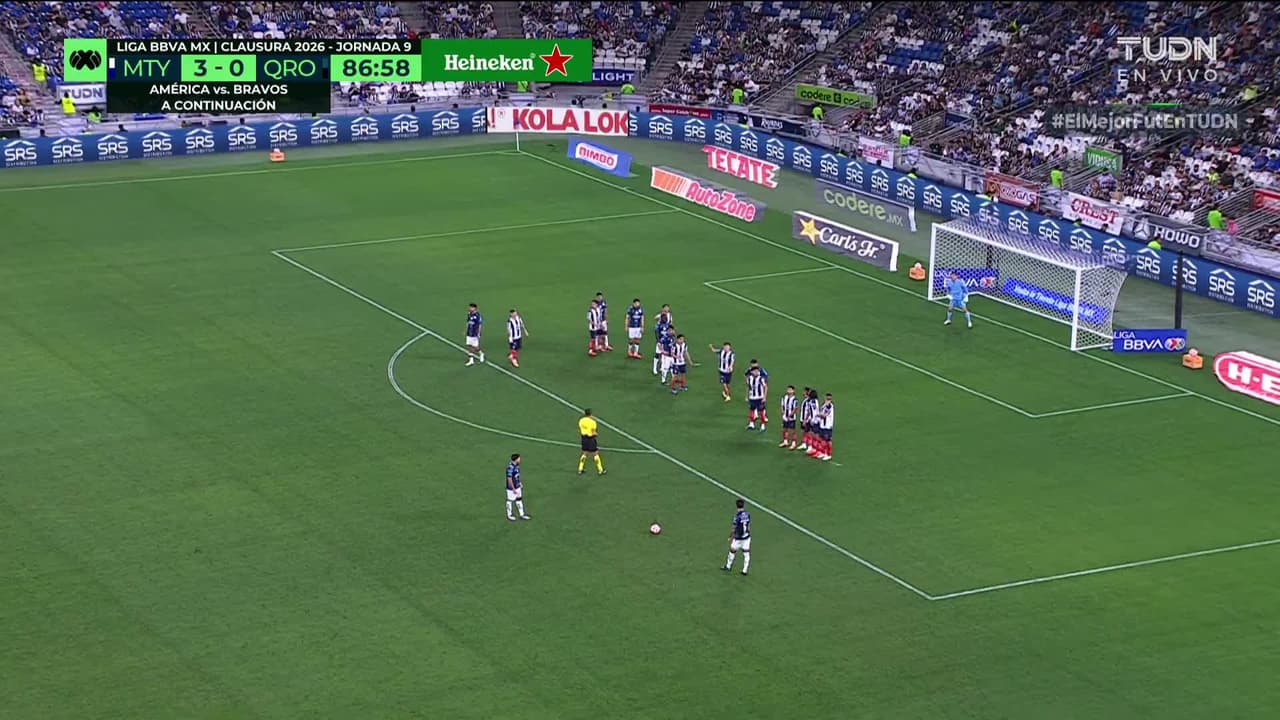 ¡TIRO ATAJADO! disparo por Santiago Homenchenko.