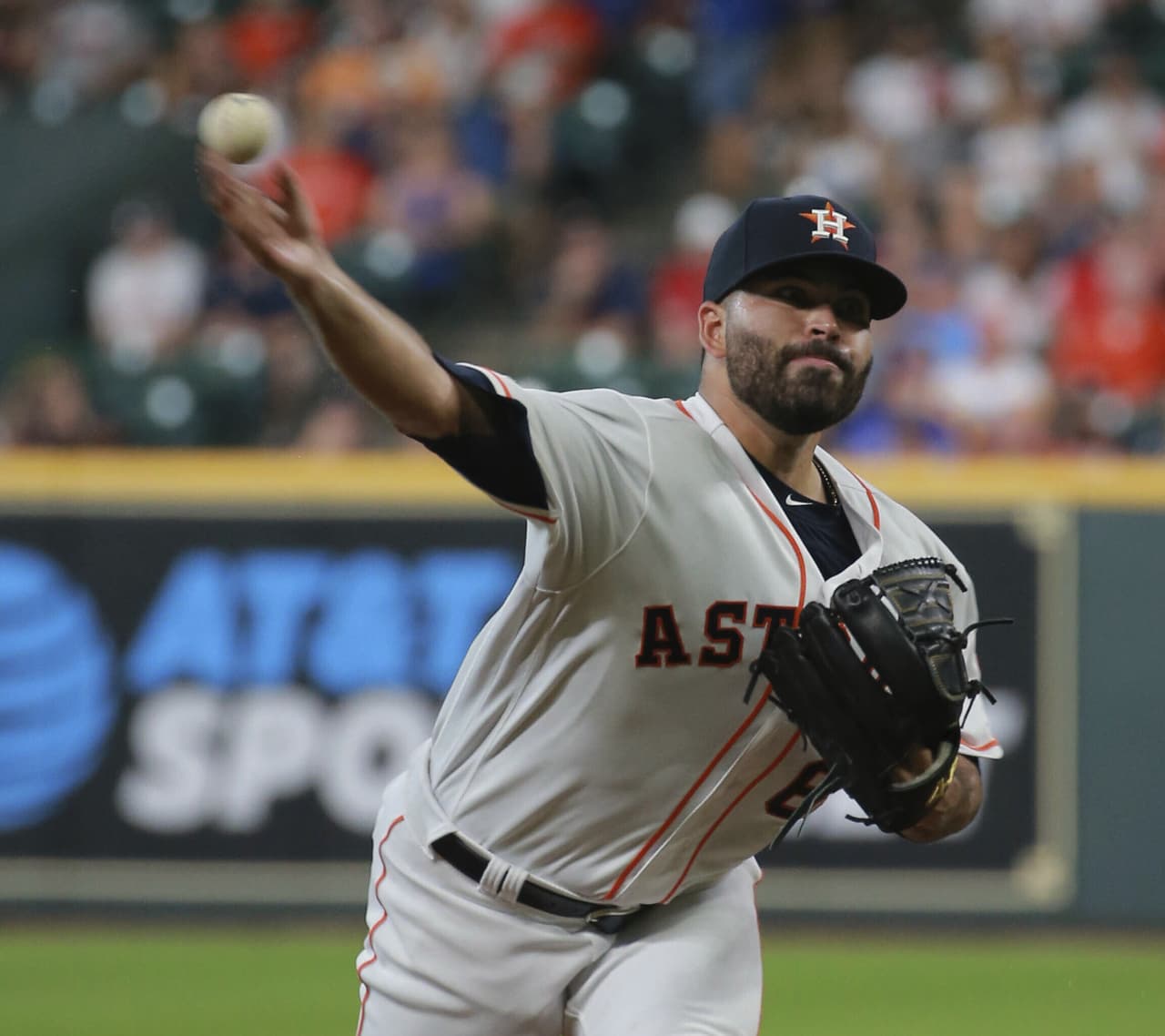 José Urquidy controla a los Rangers en victoria de Astros