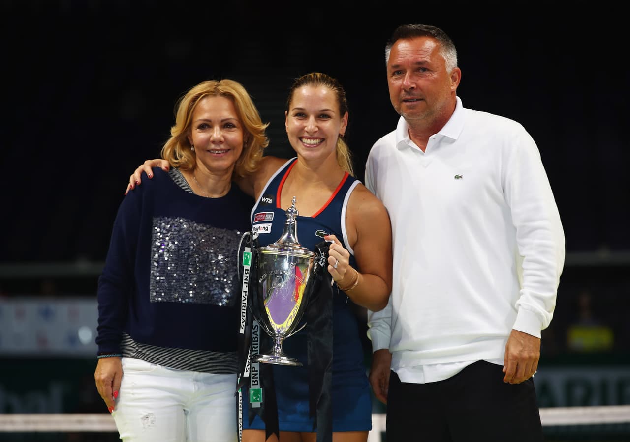 Dominika Cibulkova es una eslovaca de 27 años que se impuso ante la número uno del mundo, la alemana Angelique Kerber, en el Tour Championships, certamen que reunió a las 8 mejores jugadoras del año. Su triunfo la pone como firme competidora en el panorama para la temporada de 2017. Su talento, belleza y carisma darán de qué hablar.