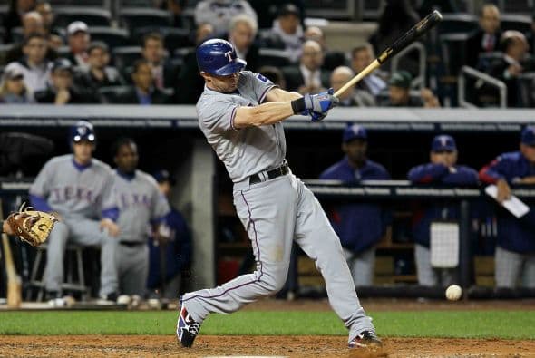 Luego, Michael Young dio la ventaja a Texas con sencillo remolcador.