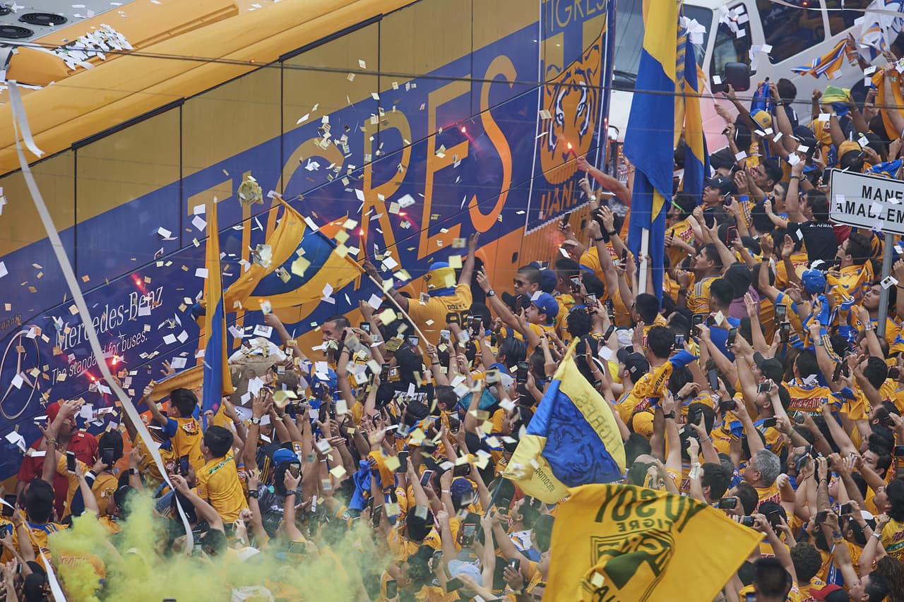 ¡Vaya manera de apoyar! Con este cálido recibimiento de sus aficionados, Tigres deba salir como una fiera para la Ida de la Final de la Liga Campeones de la Concacaf. Echen un vistazo al respaldo.
