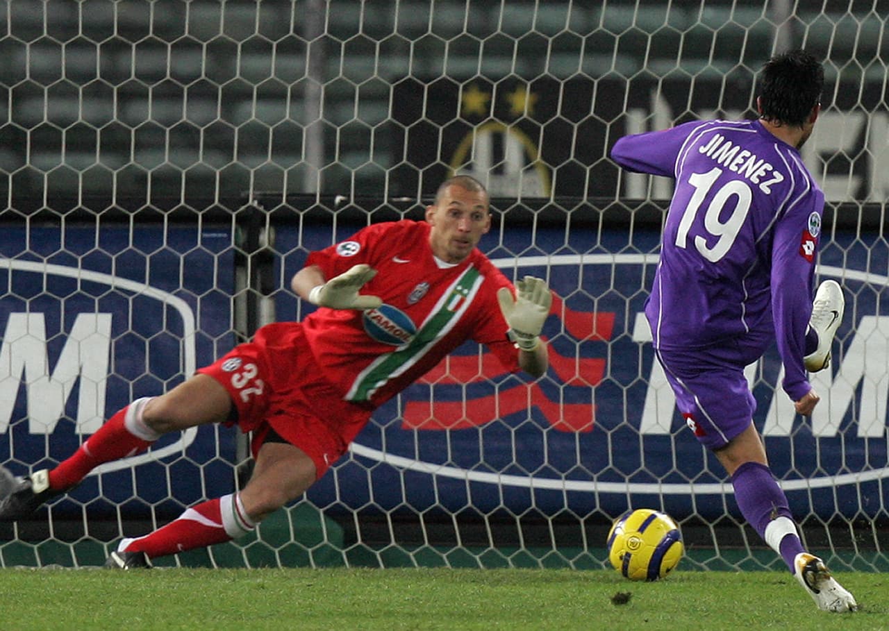 <b>Cristian Abbiati: </b>en su largo camino en el A.C. Milan el portero tuvo varios préstamos, uno de ellos a la Juventus y otro al Atlético de Madrid para volver en el 2009 al club 
<i>rossonero </i>y retirarse años después.