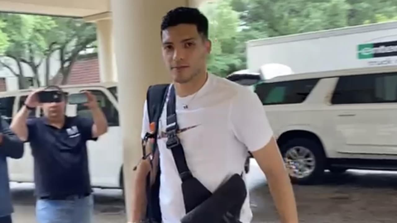 Raúl Jiménez llega a Dallas para incorporarse al Tricolor