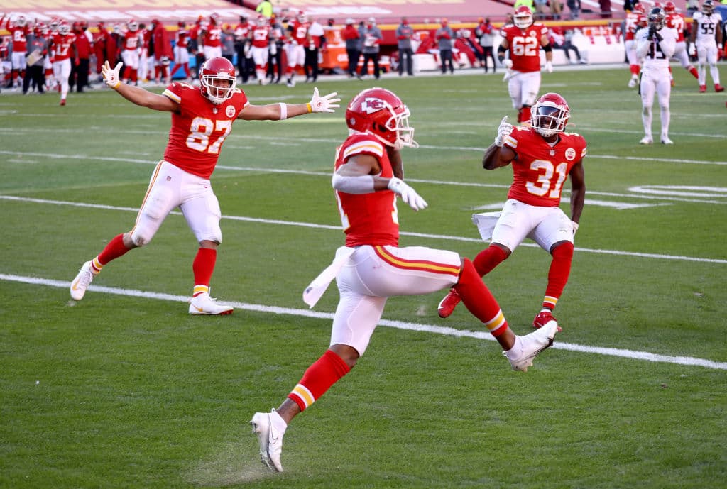En una temporada de ensueño, los Kansas City Chiefs despacharon en casa a los Atlanta Falcons 17-14.