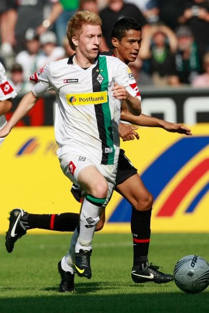 Este talentoso volante se destapó con dos tantos para que el 'Gladbach' goleara al Colonia.