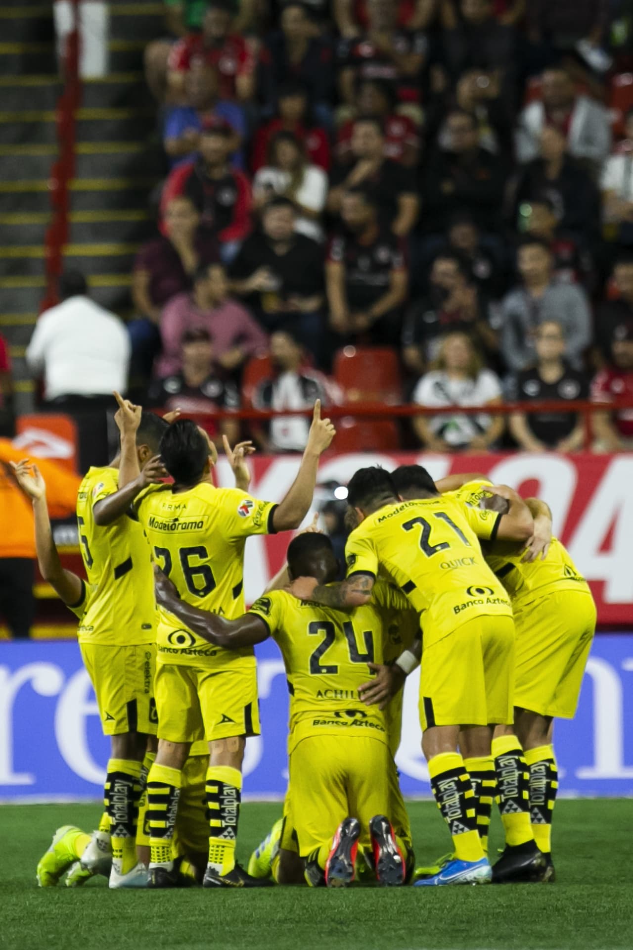 Sepúlveda (14’), Nahuelpán (45+1’) y Lainez (79’) anotaron para Xolos, Lezcano (29’) y Osuna (58´) de penal, marcaron para Morelia. En sus próximos compromisos, Tijuana visitará San Luis y Morelia recibirá a Necaxa. Ocupan las posiciones 13 y 6, respectivamente.