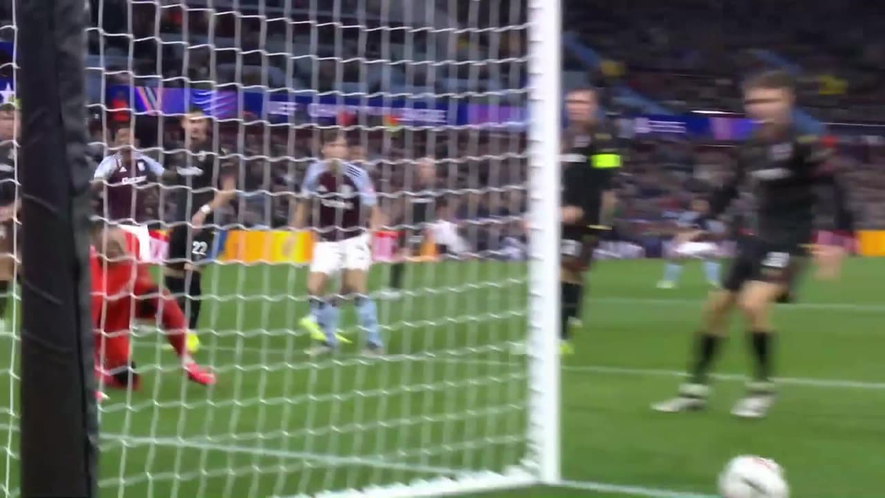 ¡Cerca el primero! Aston Villa muy cerca de abrir el marcador