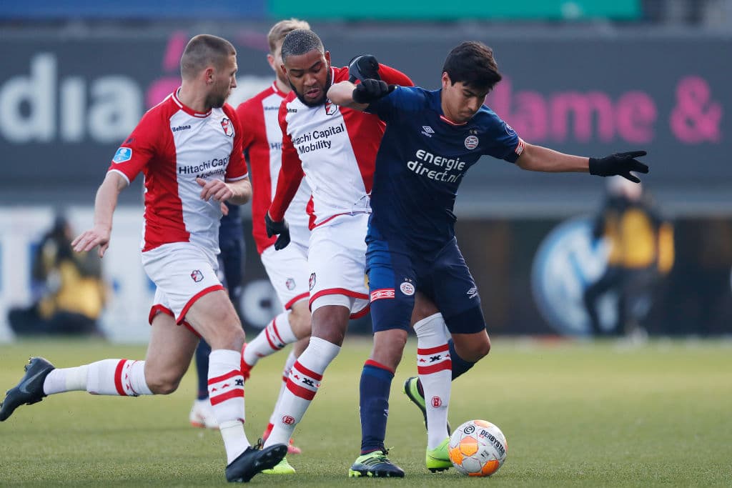 <b>Erick Gutiérrez</b>: La semana pasada no tuvo minutos en el duelo ante el Groningen pero la ausencia de Lozano podía abrir huecos para el otro mexicano.