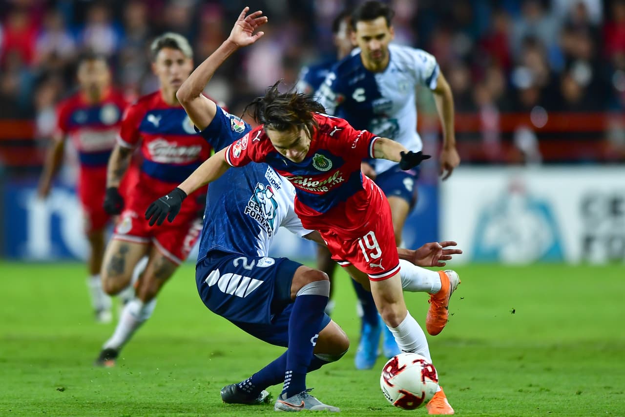 Ni Pachuca ni Chivas logran romper las redes y se dividen los puntos.