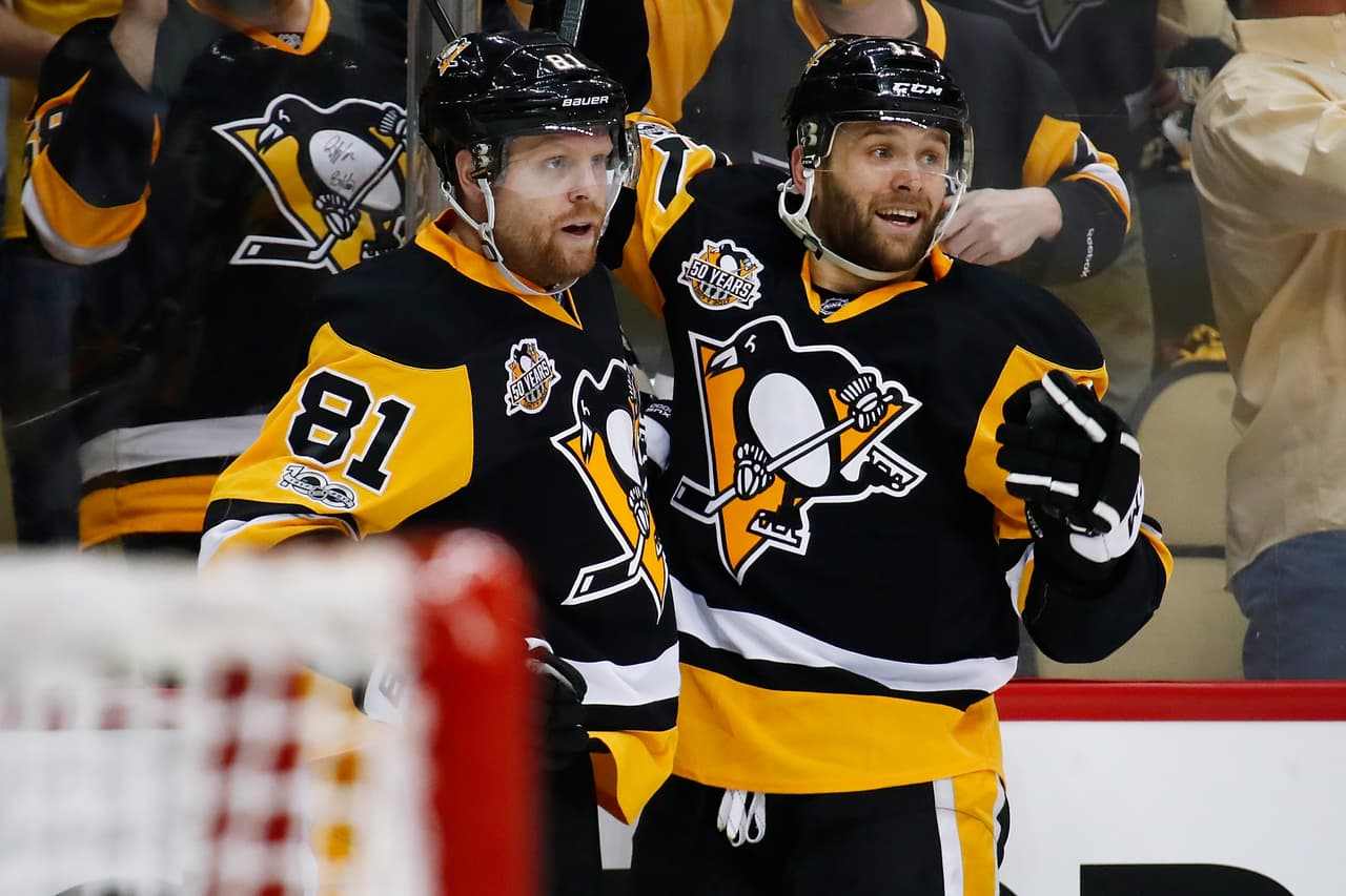 Apuñalado con un destornillador en la cabeza, se rehúsa a recibir tratamiento médico y prefiere ver el partido de su equipo