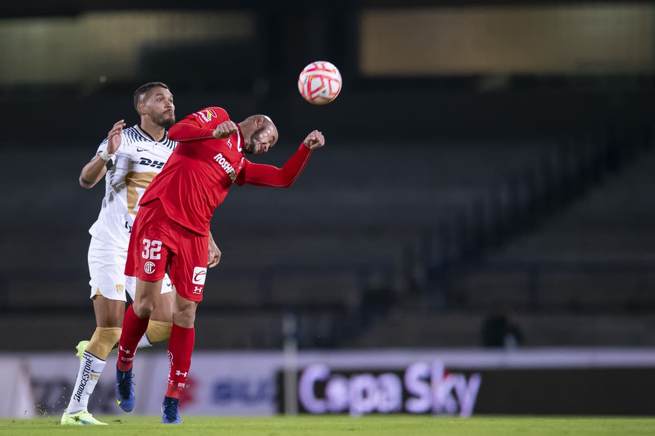 Pumas UNAM empata ante Deportivo Toluca en el Estadio de Ciudad Universitaria dentro de la Copa Sky y con los goles de Carlos González y Juan Dinenno se anota por primera vez en el torneo de pretemporada.