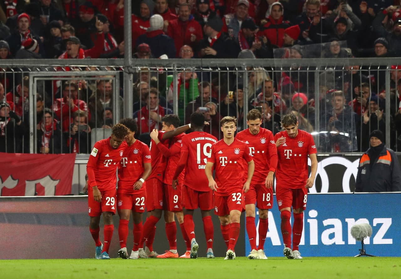 En la Bundesliga se han enfrentado en 123 ocasiones, con 59 triunfos para los de München por 34 para el Dortmund.