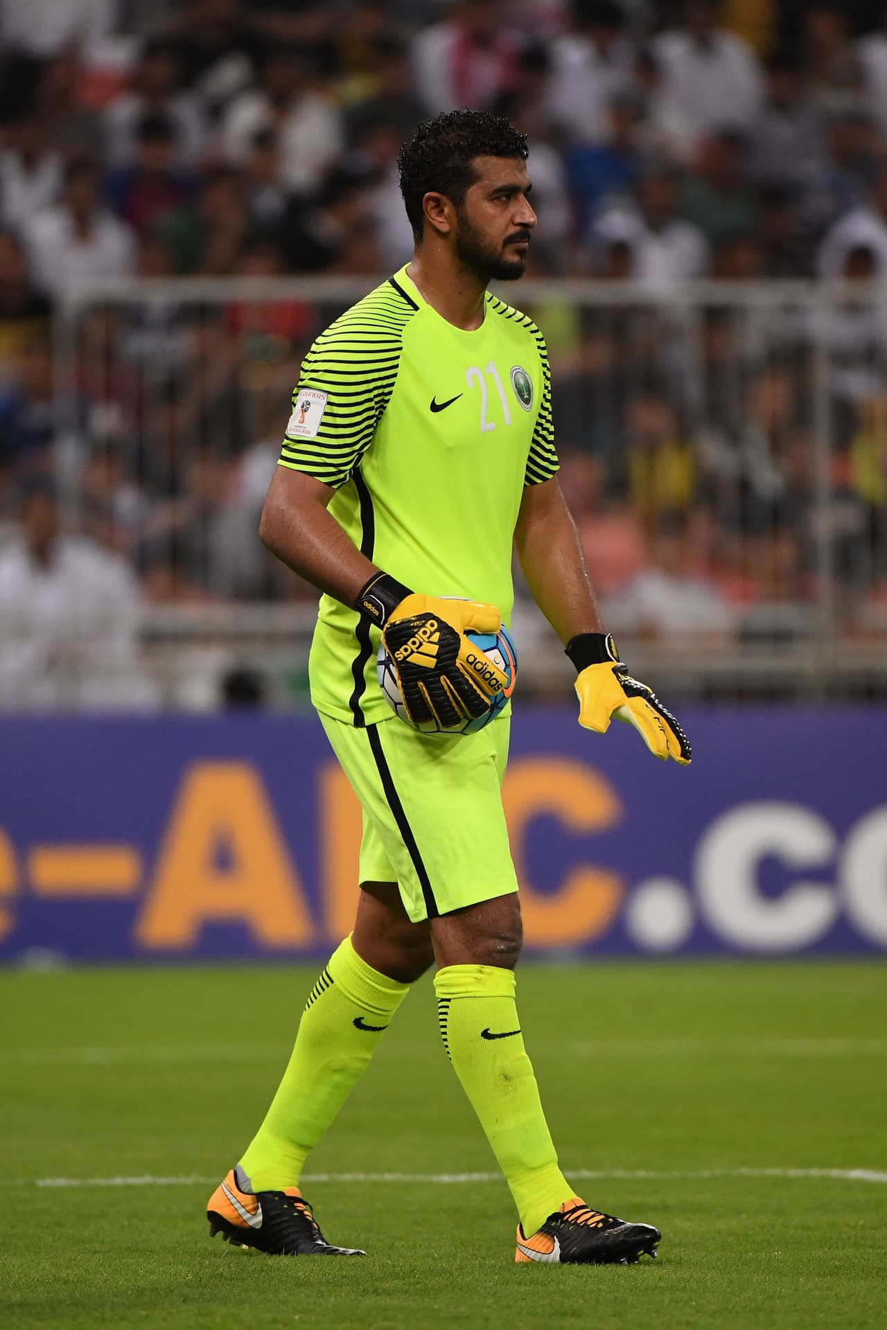 El portero Abdullah Almuaiouf es el de mayor peso en Arabia Saudita con sus 98 kilogramos.