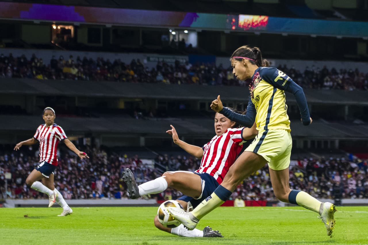 Al 38’, un autogol de Miriam Castillo le daba el 2-0 a las Águilas y parecía que sería goleada para las locales.
