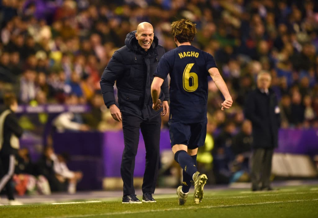 Al final del partido, Nacho le da el triunfo al Real Madrid, con un cabezazo, 0-1 sobre el Valladolid y deja a los de Zidane como líderes en solitario con 46 puntos.