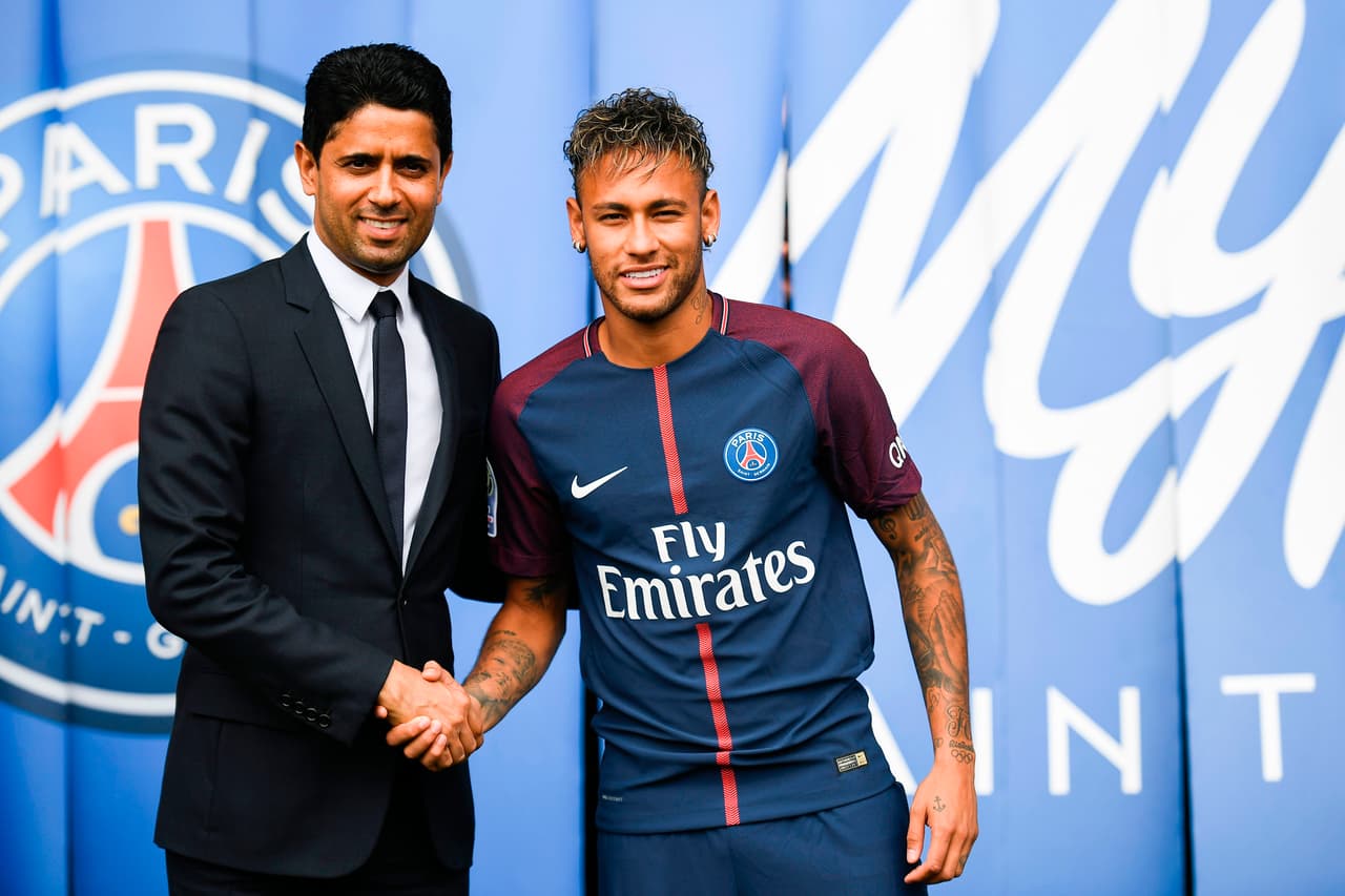 Su llegada al PSG estuvo claramente motivada por ser el fichaje más caro en la historia del fútbol y por la búsqueda por ser el mejor jugador del mundo fuera de la sombra de Messi en Barcelona.
