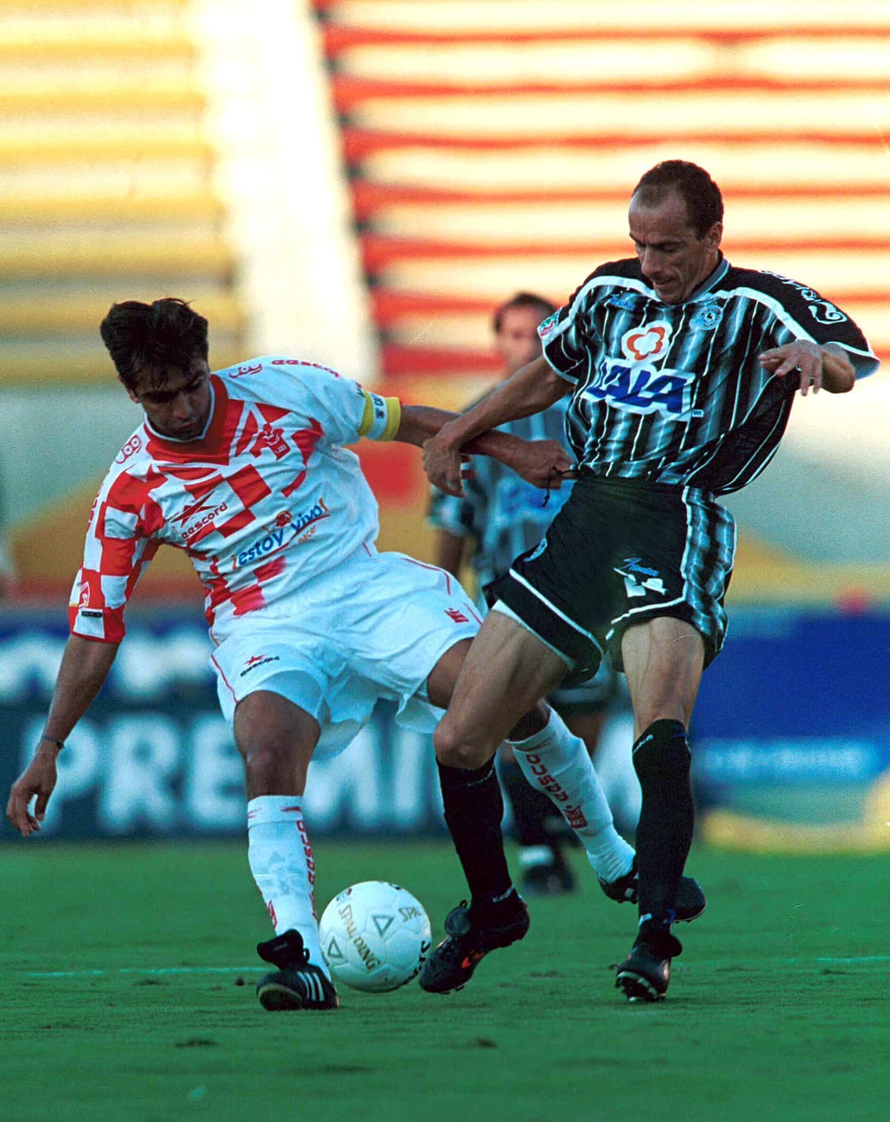Un caballero dentro y fuera de las canchas siempre fue el zaguero Salvador 'Chava' Vaca.