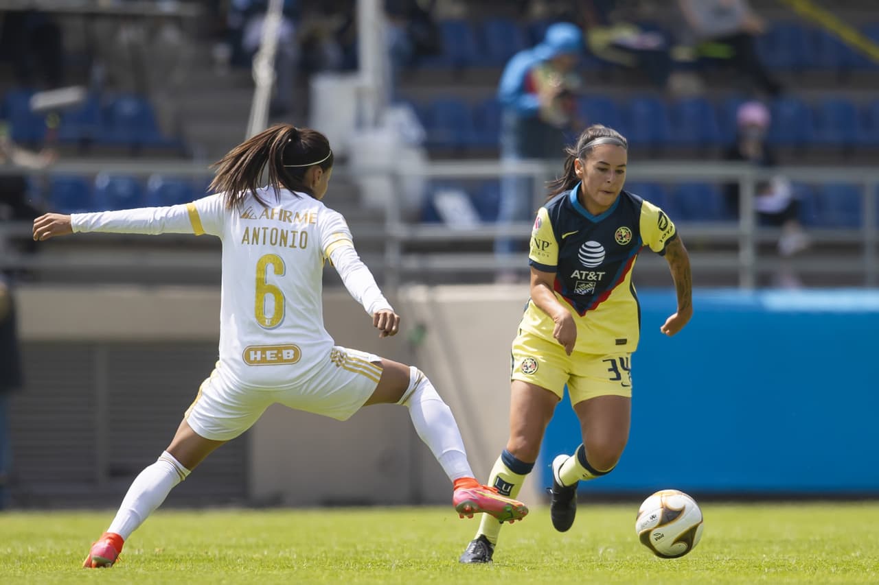 La jugadoras del América no pueden meter ni las manos y las regias se encargan de golear 0-4 al conjunto capitalino.