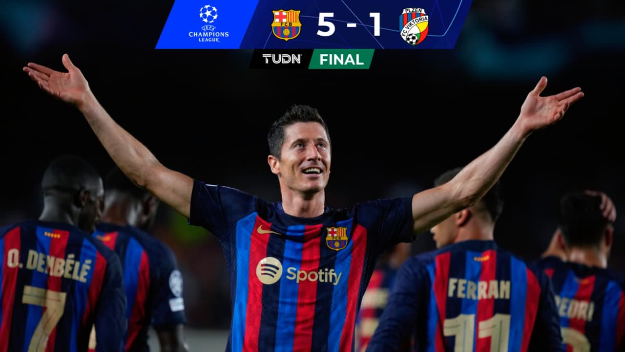 Lewandowski se luce con 'hat-trick' y Barcelona golea al Viktoria Plzen