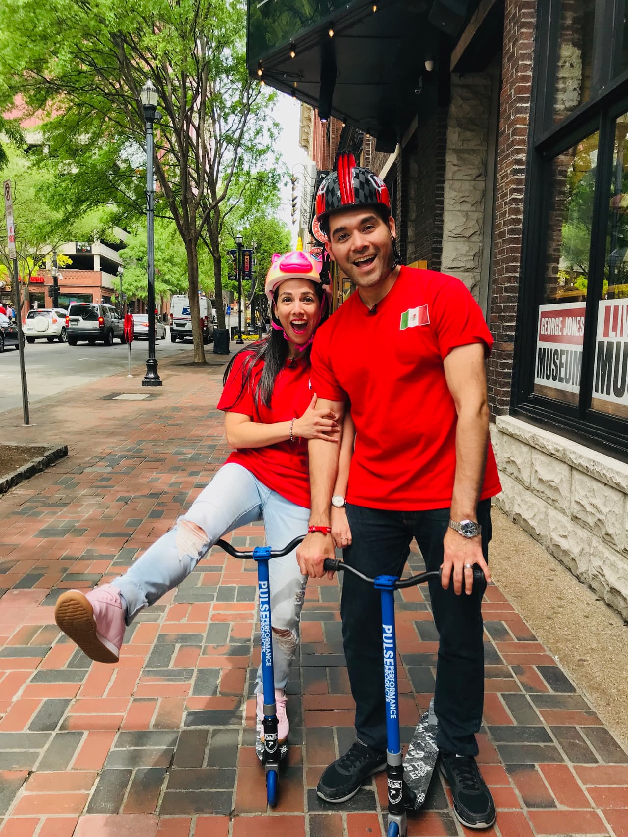 La música, las sonrisas y el deporte se tomaron el capítulo 8 de 'La Carrera' de Univisión en Phoenix, una de las sedes de la Copa Oro.