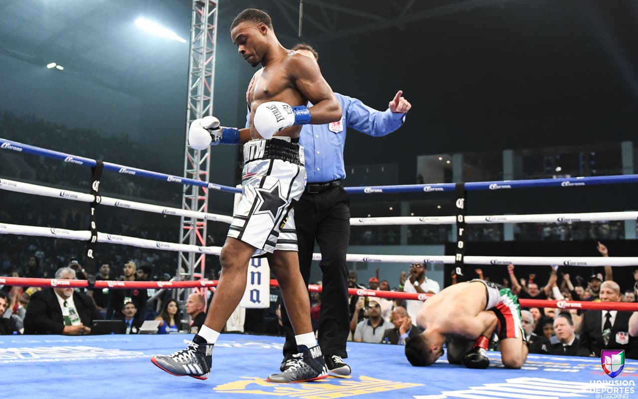 Errol Spence Jr. (24-0, 21 KOs) no tuvo ningún problema ante el mexicano Carlos Ocampo, quien fue noqueado en el primer asalto. De esta forma, Spence Jr. defendió su cetro mundial wélter de la FIB.