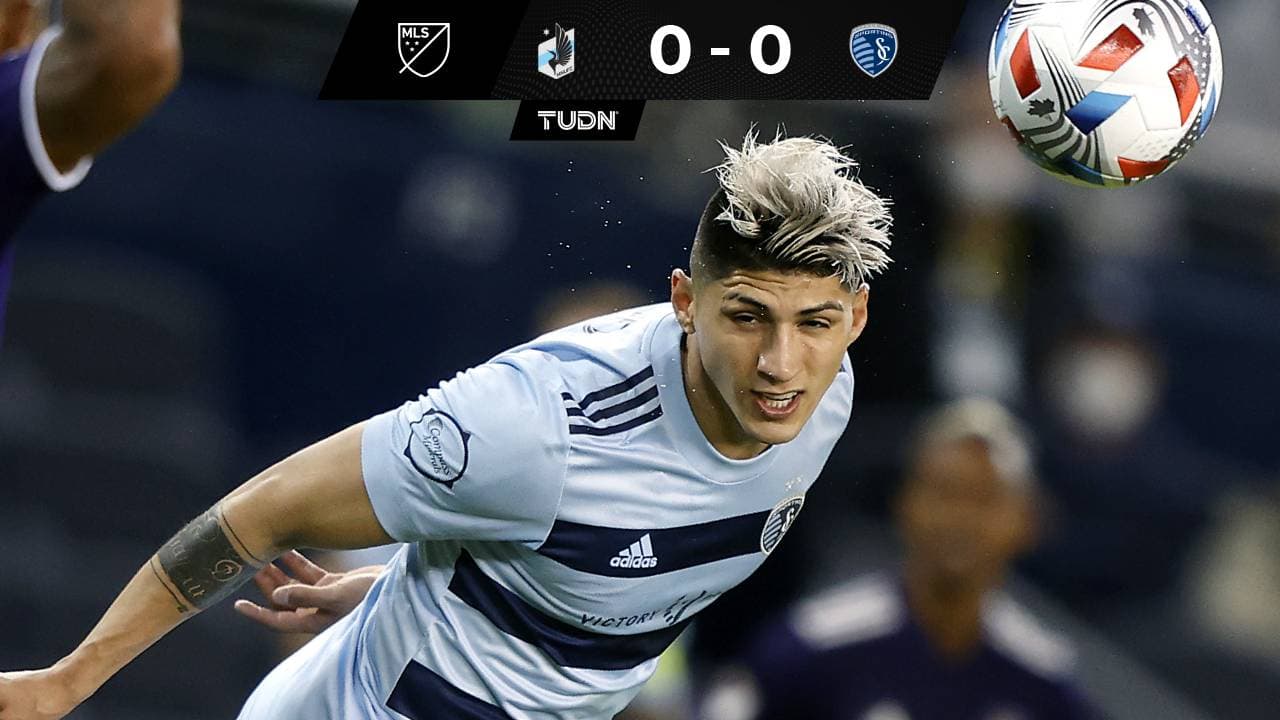 Alan Pulido se fue lesionado del Kansas ante Minnesota