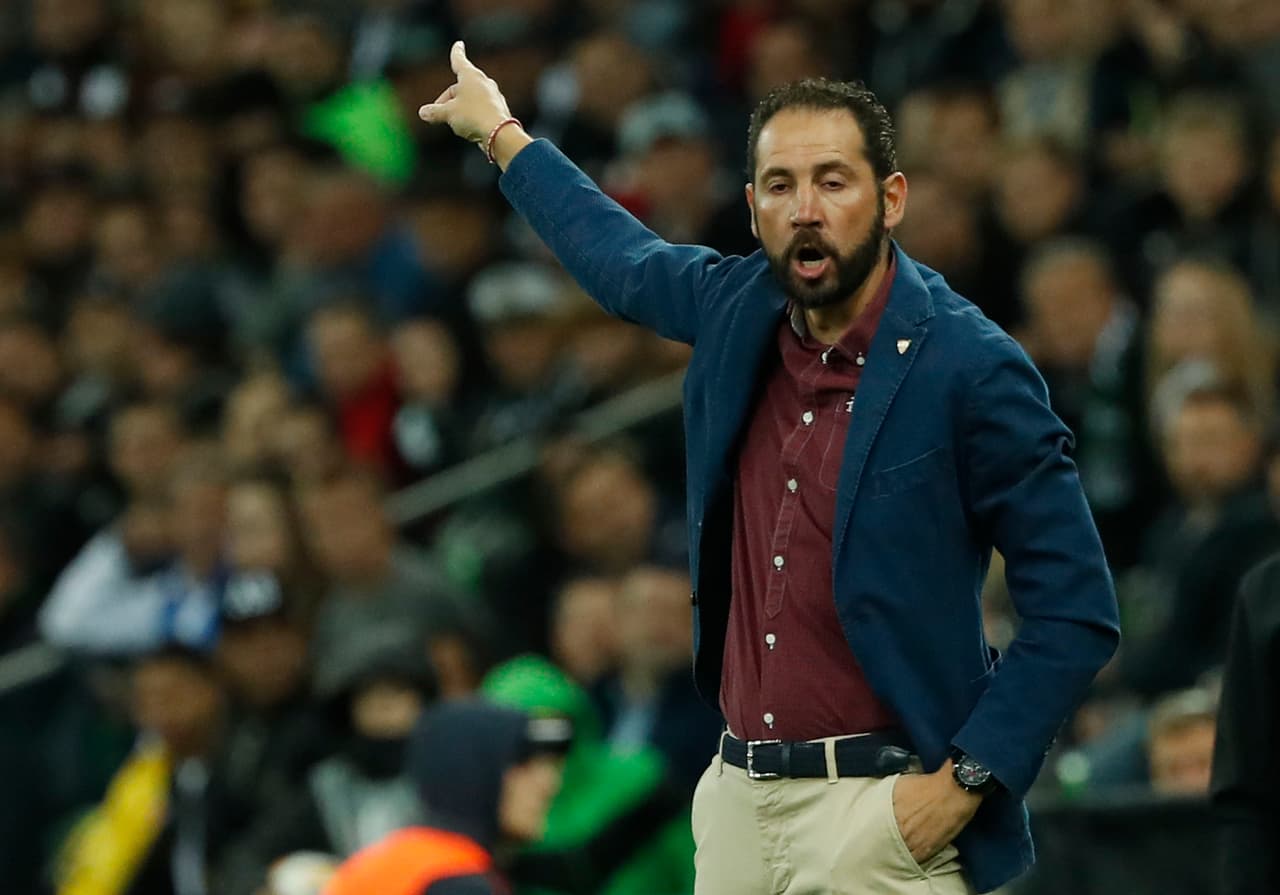 Mientras que el Sevilla de Pablo Machín lo hizo con Vaclik, Sergi Gómez, Kjaer, Gnagnon, Jesús Navas, Banega, Roque Mesa, Arana, Nolito, Muriel y Quincy Promes.