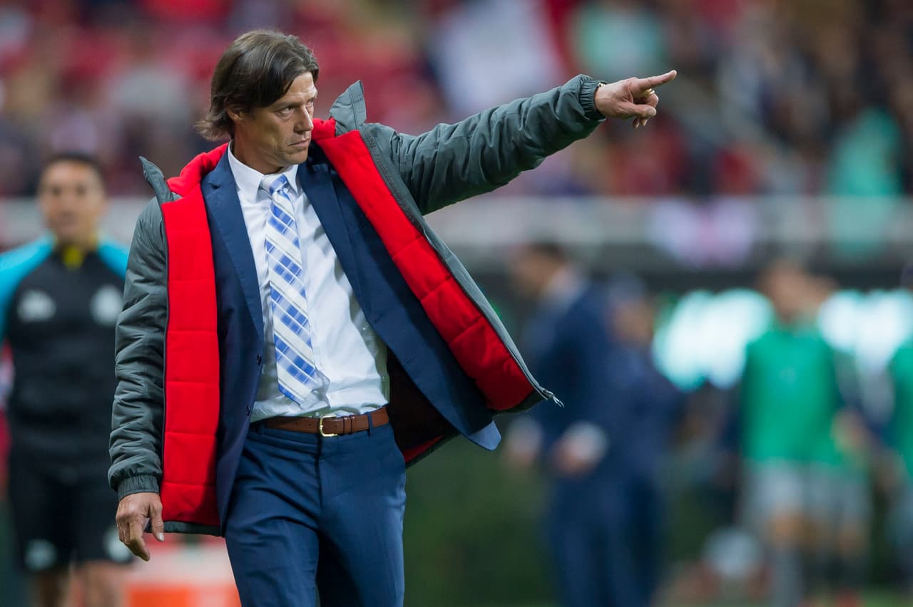 Difíciles momentos para el 'Pelado' Almeyda que necesita reencontrar el camino con las Chivas.