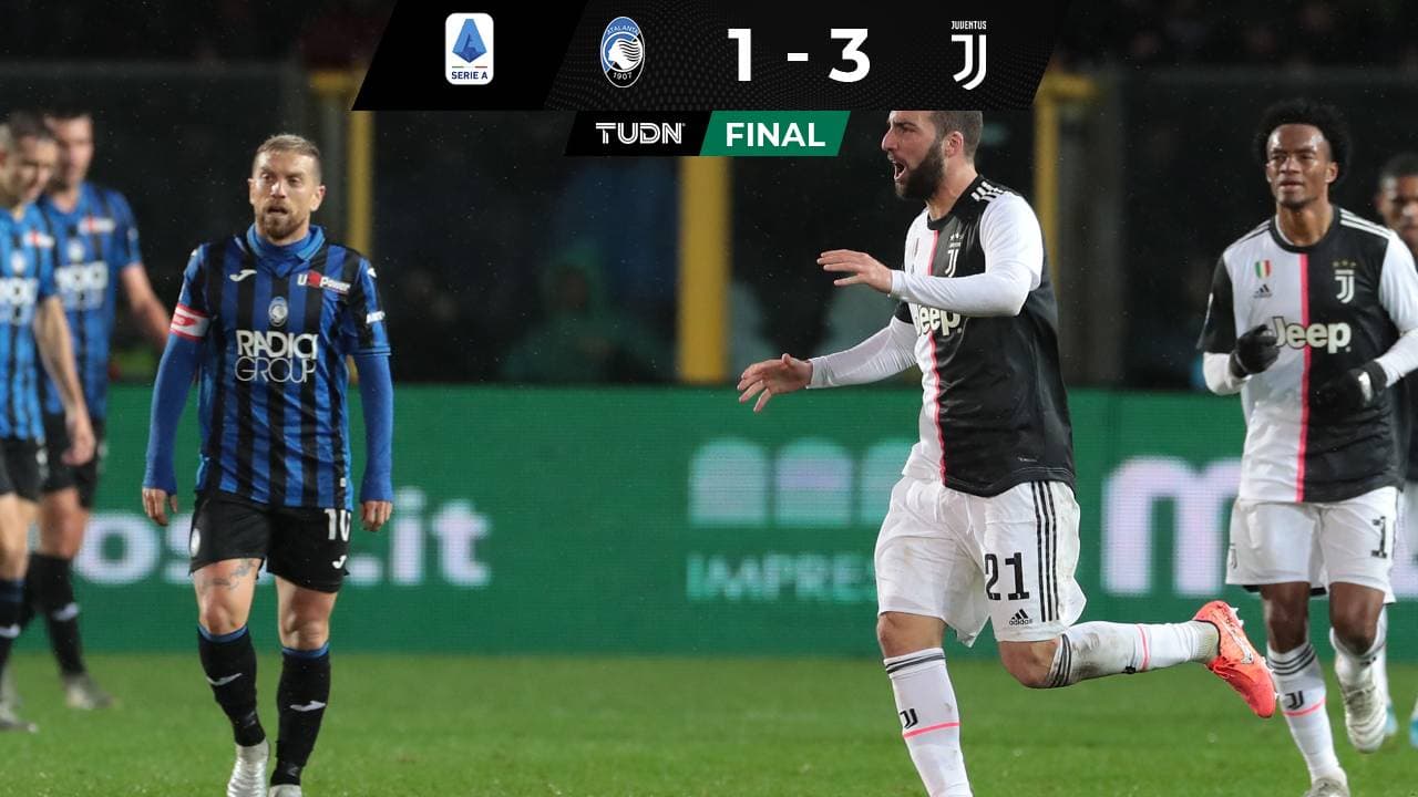 Un doblete del argentino sirve para remontar ante el Atalanta.