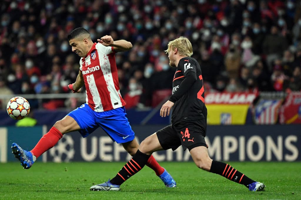 Milan le pega al Atlético de Madrid 1-0 gracias a la anotacion de Junior Messias al minuto 87, Borussia Dortumd cae con el Sporting CP 3-1 y se depiden la UEFA Champions League y el RB Leipzig pasa por encima del Club Brugge con un marcador de 0-5.