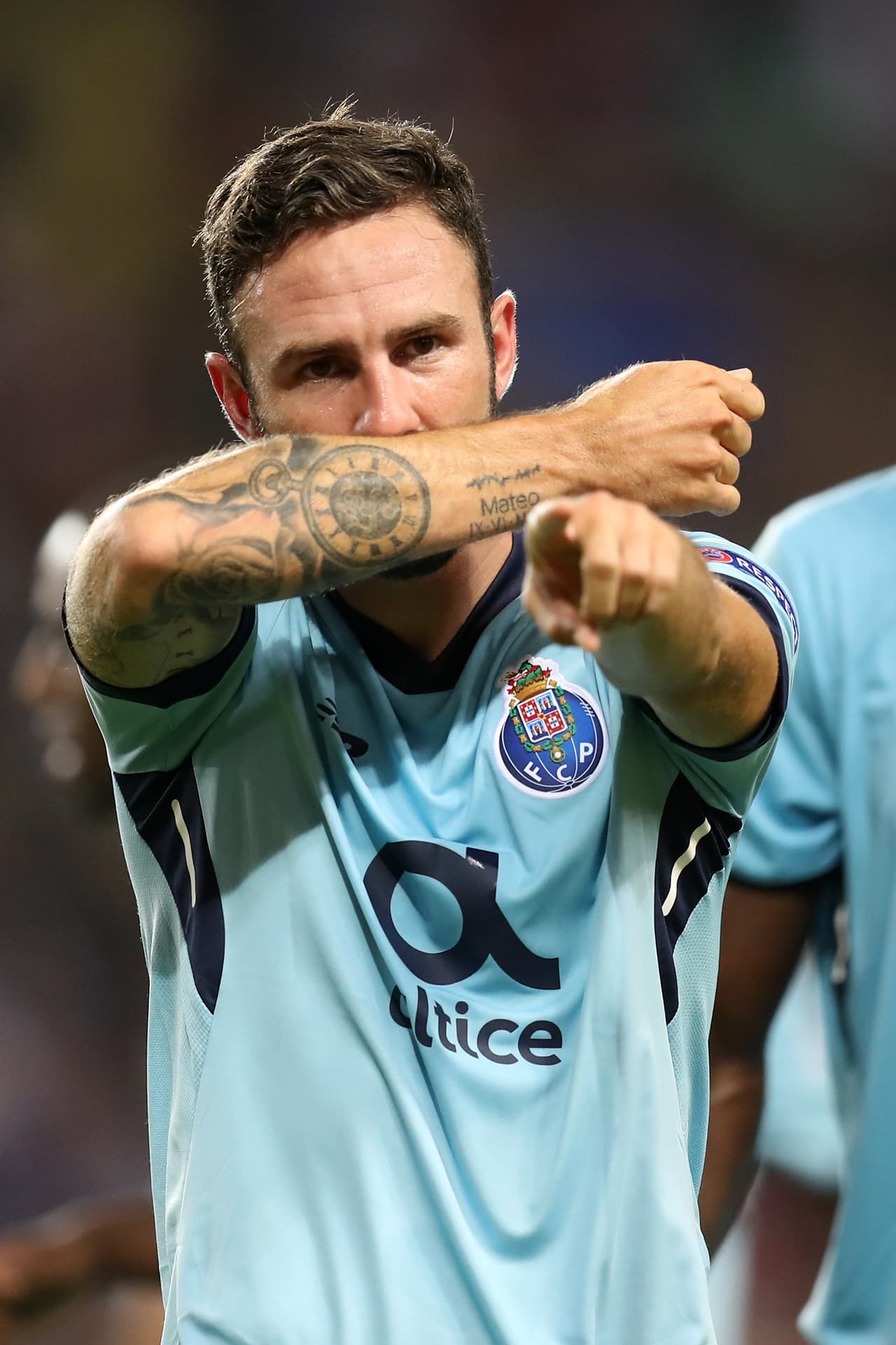 <b>Viernes 13 de octubre - 3:15 p.m.ET/2:15 p.m.CT/12:15 p.m -</b> Lusitano GC Évora
<b> Vs. Porto: </b>los mexicanos, tras la jornada de Eliminatorias, podrían jugar en este partido de la Taça de Portugal. Diego Reyes y Miguel Layún surgen como posibilidades para la titular, por sus pocos minutos en los juegos de la Liga NOS. Jesús Corona y Héctor Herrera serían alternativas.