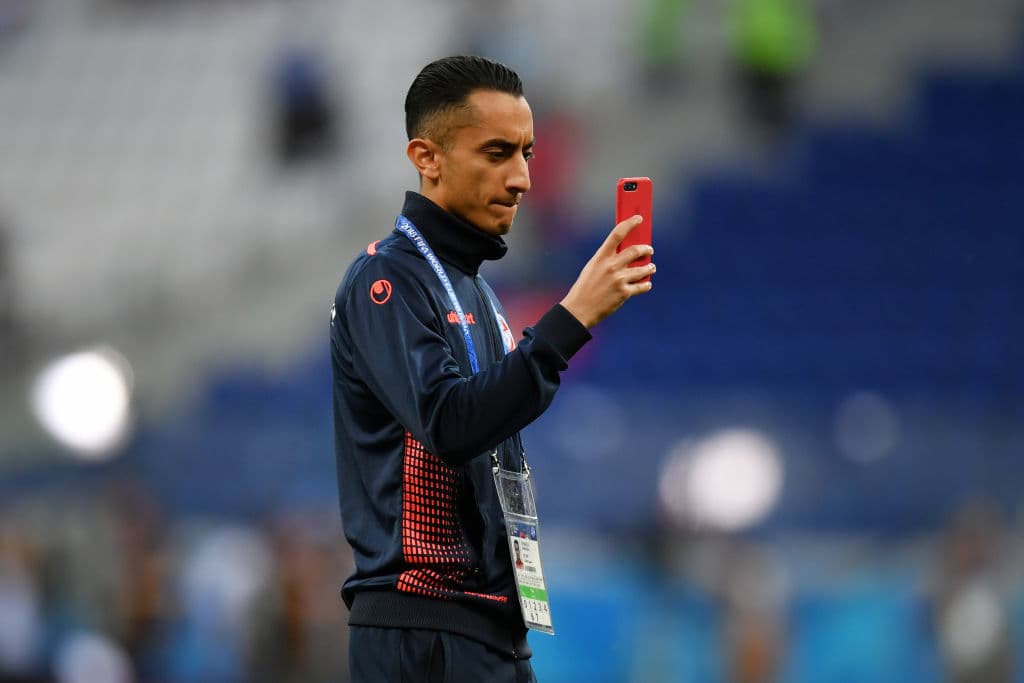 Saifeddine Khaoui de Túnez. Pensó, 'le voy a compartir al mundo en redes sociales mi espectacular corte de pelo' (dijo nadie nunca).