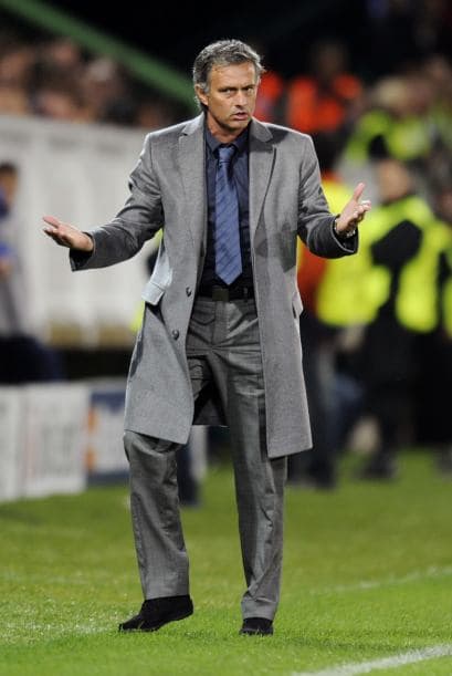 Mourinho, técnico madridista, ha sufrido por las críticas a su equipo y se desesperaba por no ver que cayera el gol de sus dirigidos.