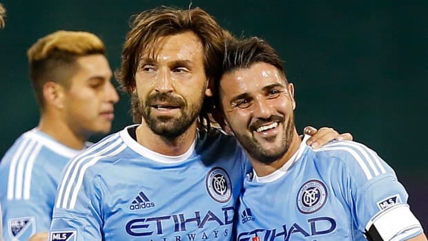 Con su fichaje por el Chicago Fie, Schweinsteiger se une a cuatro brasileros, dos franceses, dos italianos, un español y un compatriota alemán que componen la lista de campeones mundiales que han jugado en la MLS.