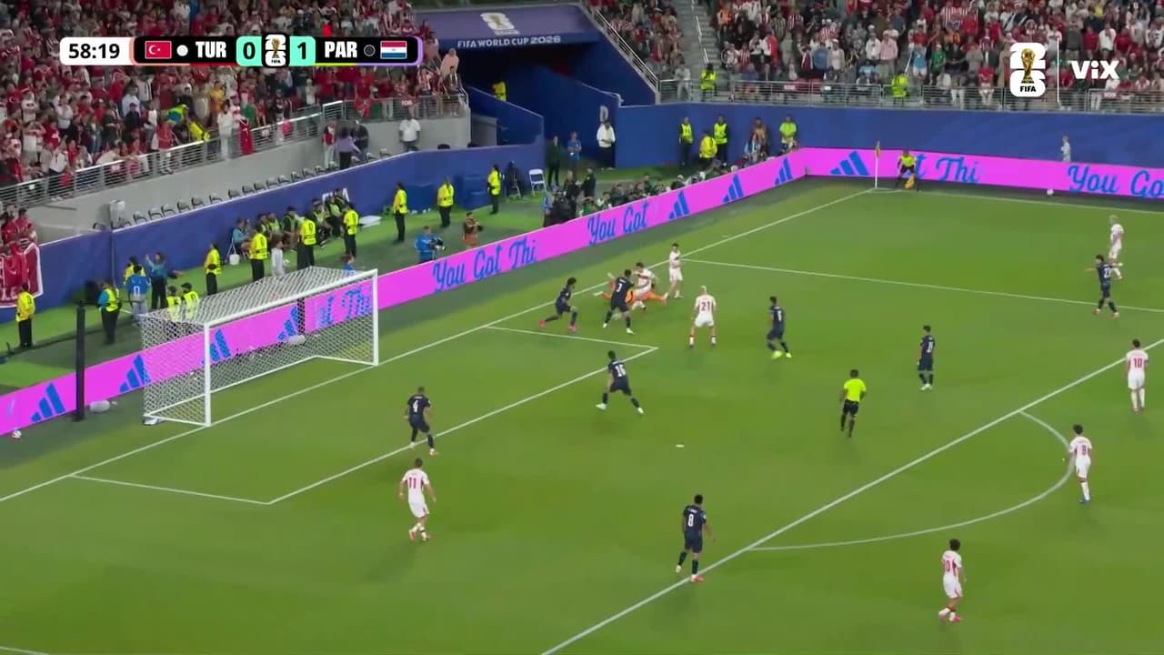 ¡Si mete ese golazo Yunus Akgun se cae el estadio en el Turquía vs. Paraguay!