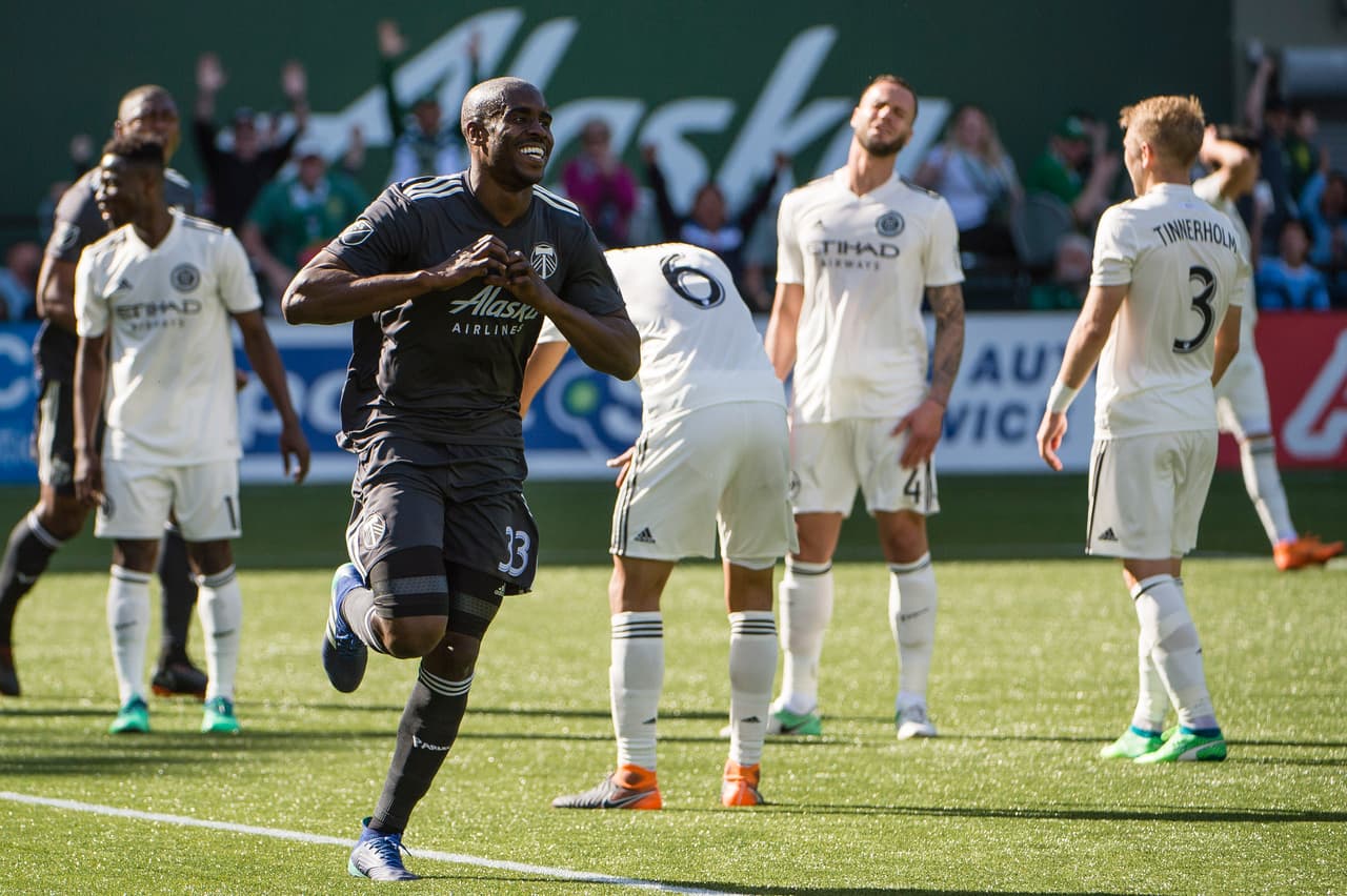 Con un gol de cabeza ante New York City FC y una sólida actuación en la zaga central, Larrys Mabiala -defensor de Portland Timbers- entra en el Equipo de la Semana. (USA Today Images)