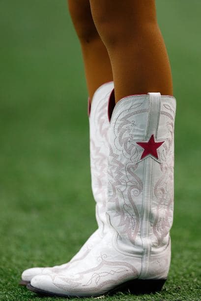 La NFL en octubre está de rosa como apoyo a la campaña del cancer de mama, y las porristas lucen sus trajes en ese color. ¡Bellísimas!