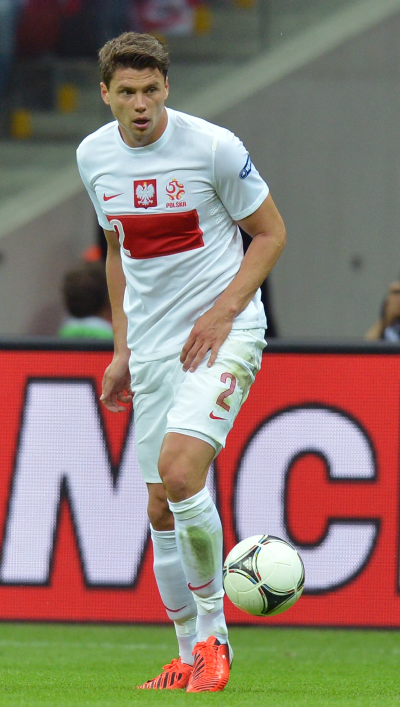 Boenisch nació en Alemania pero su ascendencia polaca le permitió jugar la Euro 2012 al lado de 
<b>Robert Lewandowski.</b>