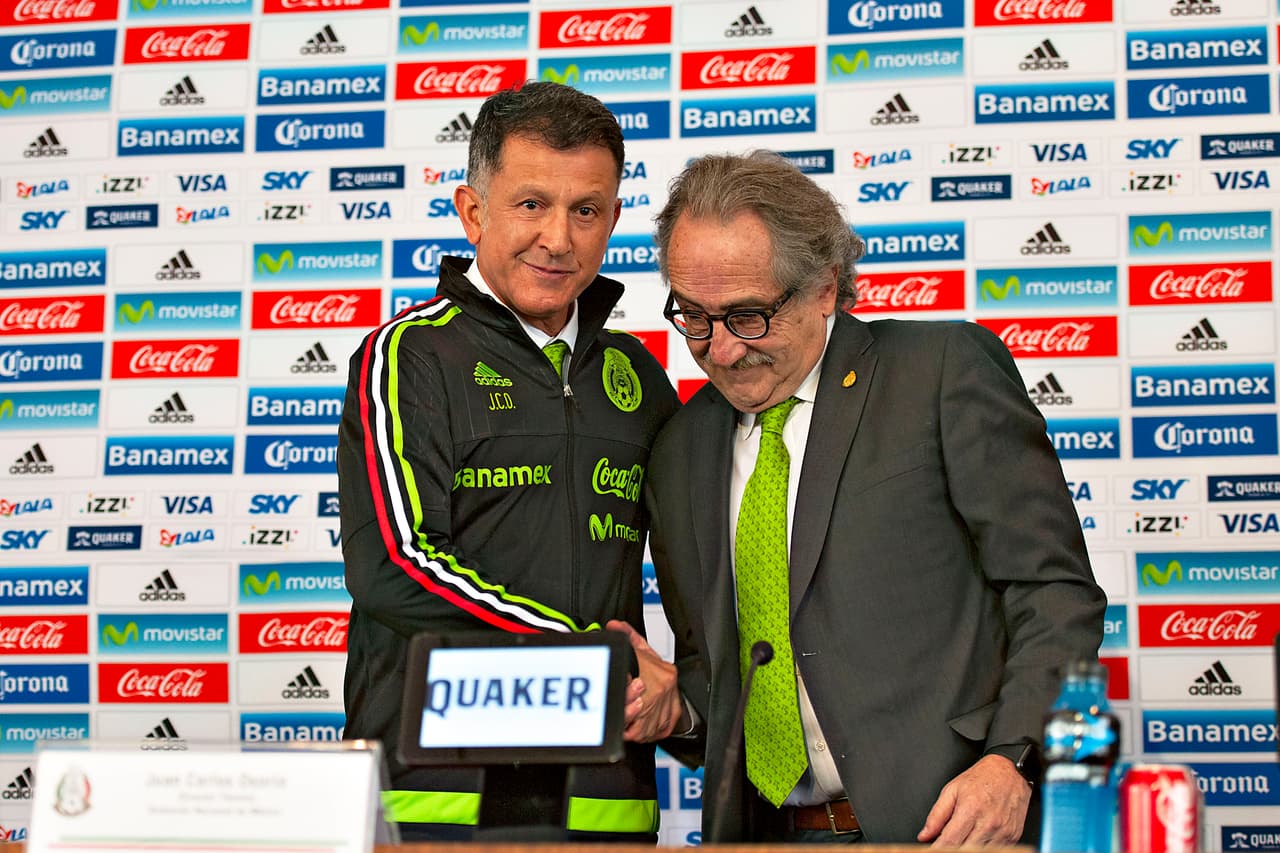 Osorio fue presentado en noviembre de 2015 luego de la salida de Miguel 'El Piojo' Herrera por su polémico comportamiento. El colombiano venía precedido de su buena fama, capacidades y logros.