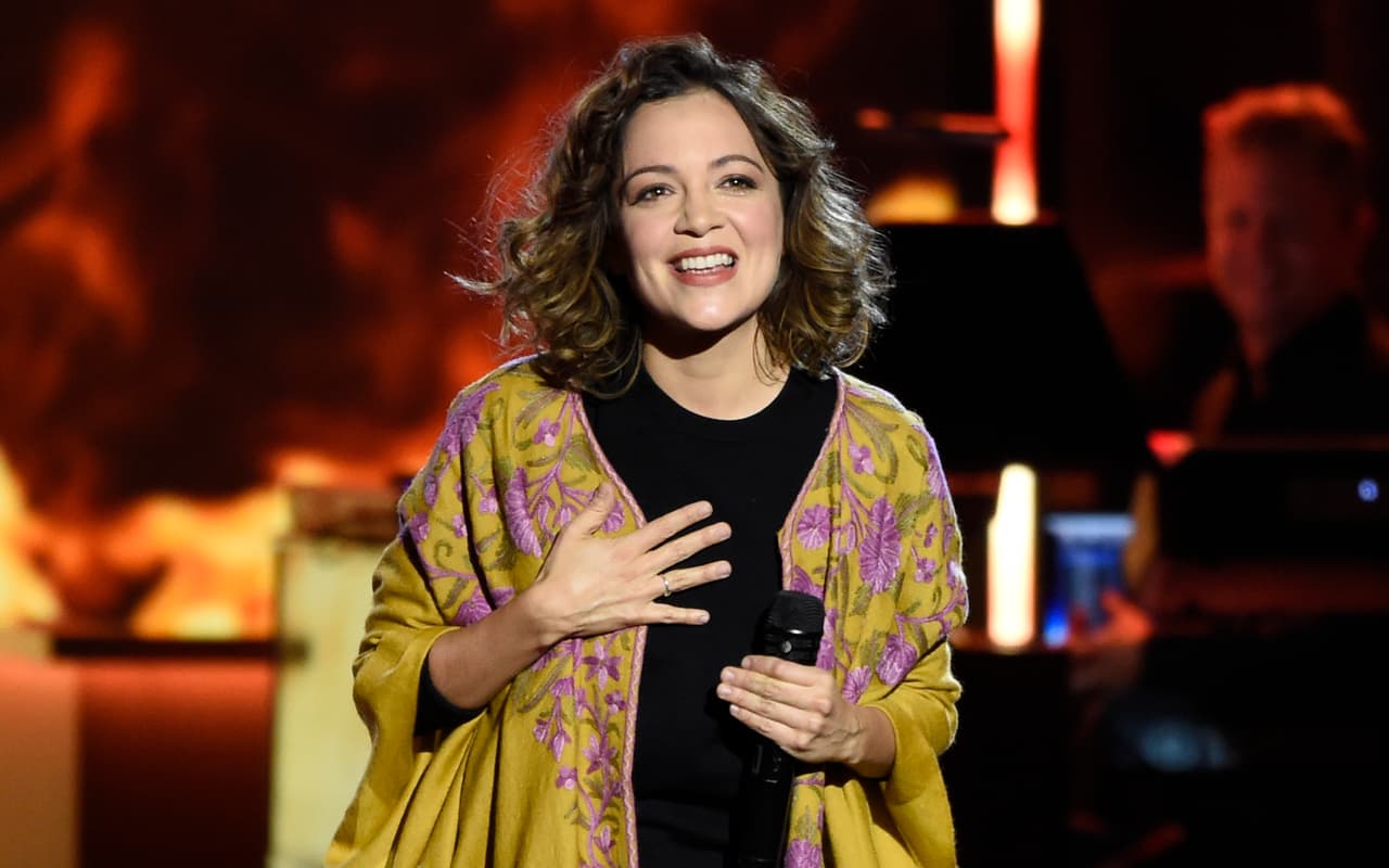 Mejor canción regional mexicana | ‘Mi religión’ de Natalia Lafourcade.