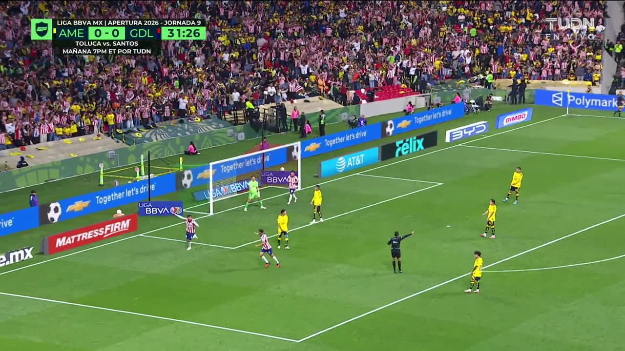 ¡GOL!  anota para Guadalajara. Bryan González