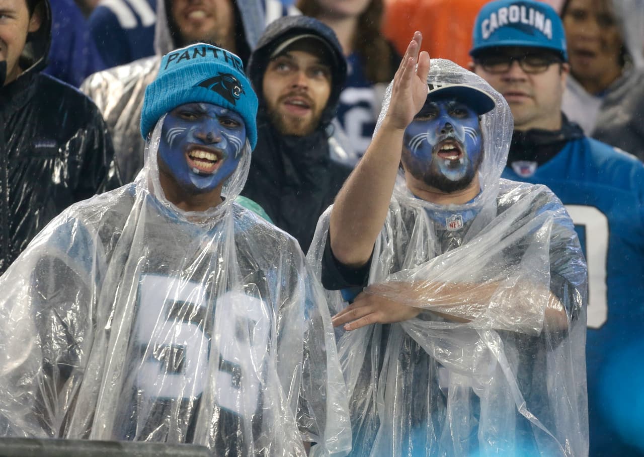 Emocionante partido que cerró la Semana 8 de la NFL donde los Panthers mantuvieron el invicto al derrotar, en tiempo extra, a los Colts por 29-26. ¡Checa las mejores tomas!