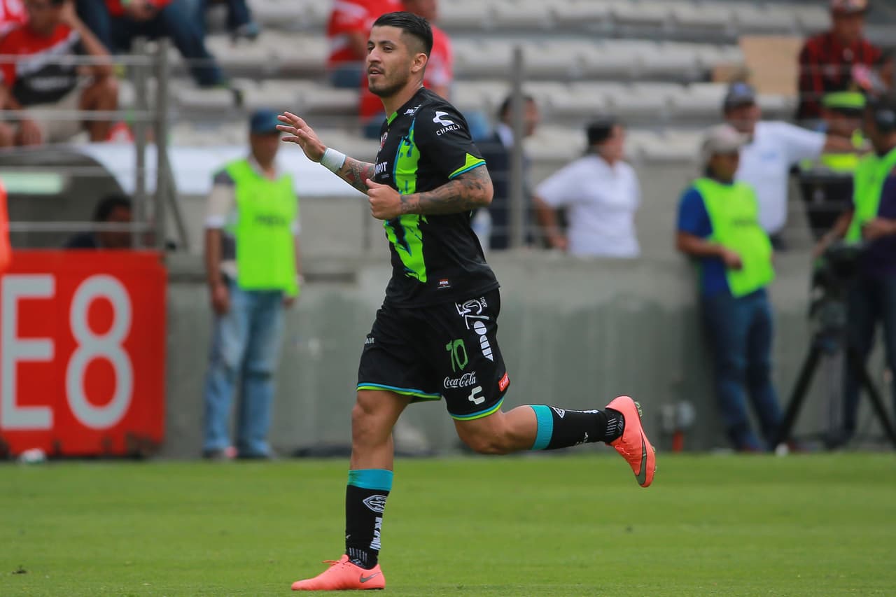 El uruguayo Juan Albín dio chispazos de calidad durante el 2015 con el Veracruz. Pero su nivel bajó y ya lo prestaron al Dínamo de Bucarest de Rumania.