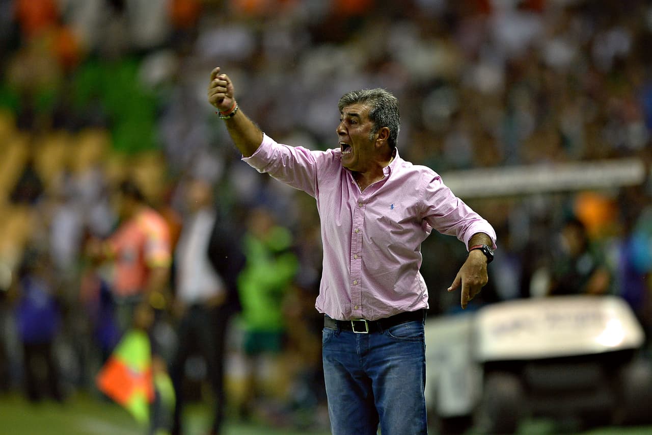 Carlos Reinoso critica al América