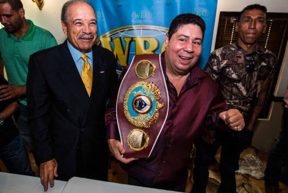 El título pluma se lo quitó a su paisano Juan Laporte y la diadema superpluma a Rocky Lockridge (Foto: Joel Colón-OMB)