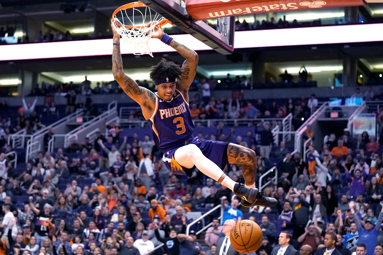 Phoenix Suns
<b> 100-92</b> Charlotte Hornets