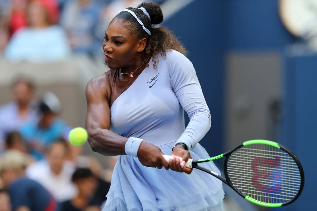 La consentida de la afición estadounidense Serena Williams, consolidó su presencia en el torneo al superar su obstáculo de la cuarta ronda, la estonia Kaia Kanepi.