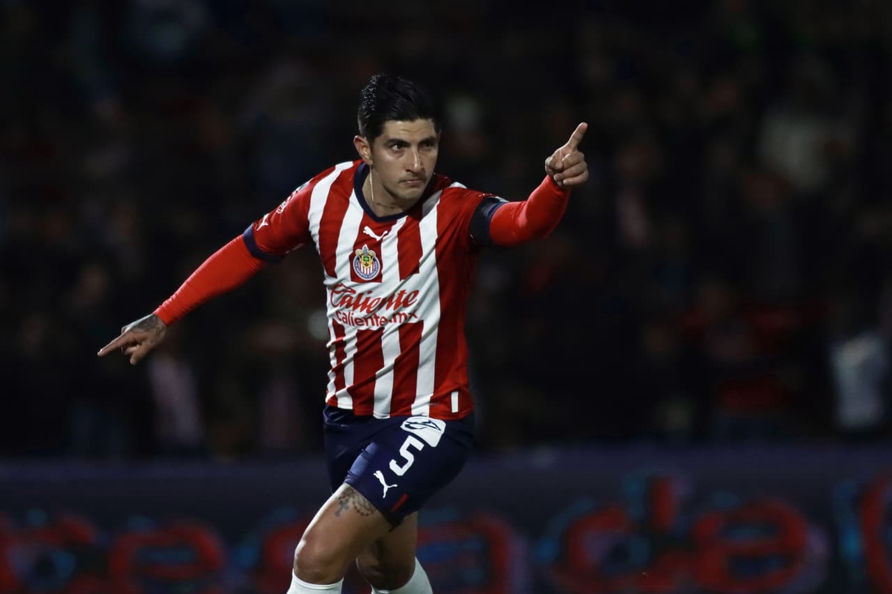 Chivas derrota a Bravos con goles de Víctor Guzmán y Carlos Cisneros para mantenerse invicto como visitante en el Clausura 2023 de la Liga MX.