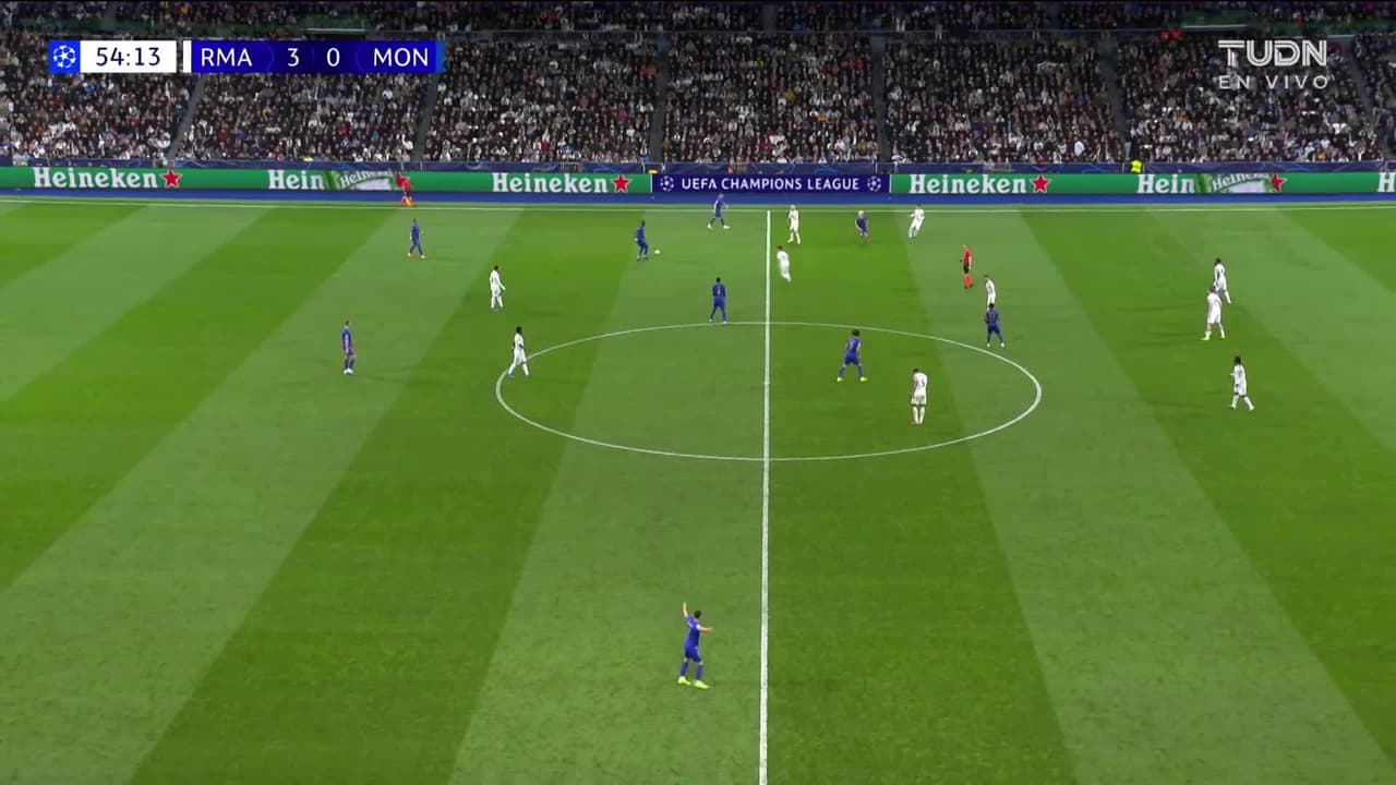 ¡AUTOGOL! de Thilo Kehrer para Real Madrid.