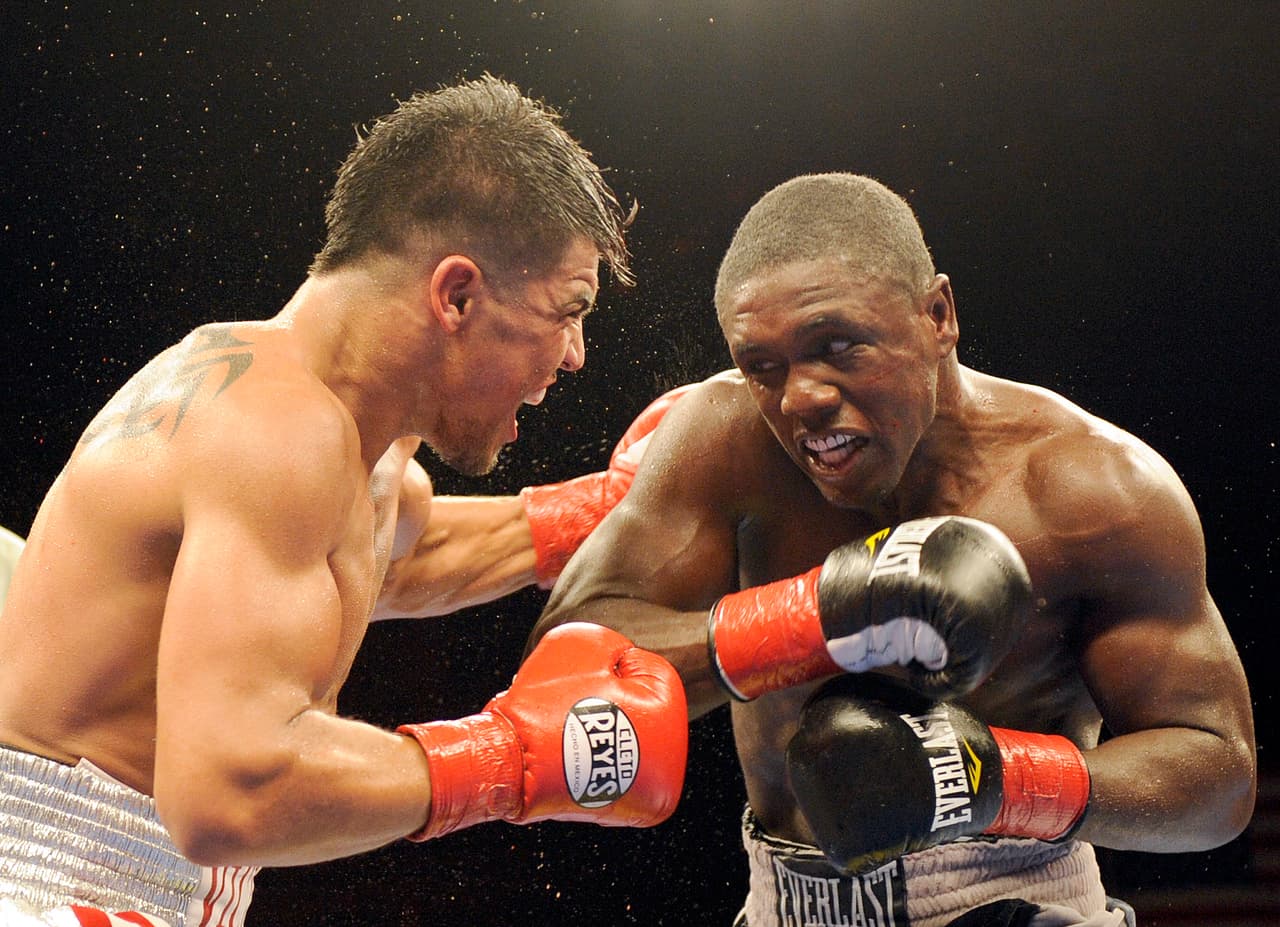 La debacle de Berto llegó contra Victor Ortíz el 16 de abril del 2011. Era la sexta defensa del título welter y llegaba como amplio favorito.